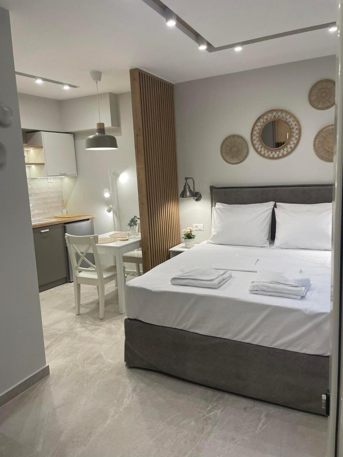 Armonia Small Luxury Apartments Ierápetra Quarto foto