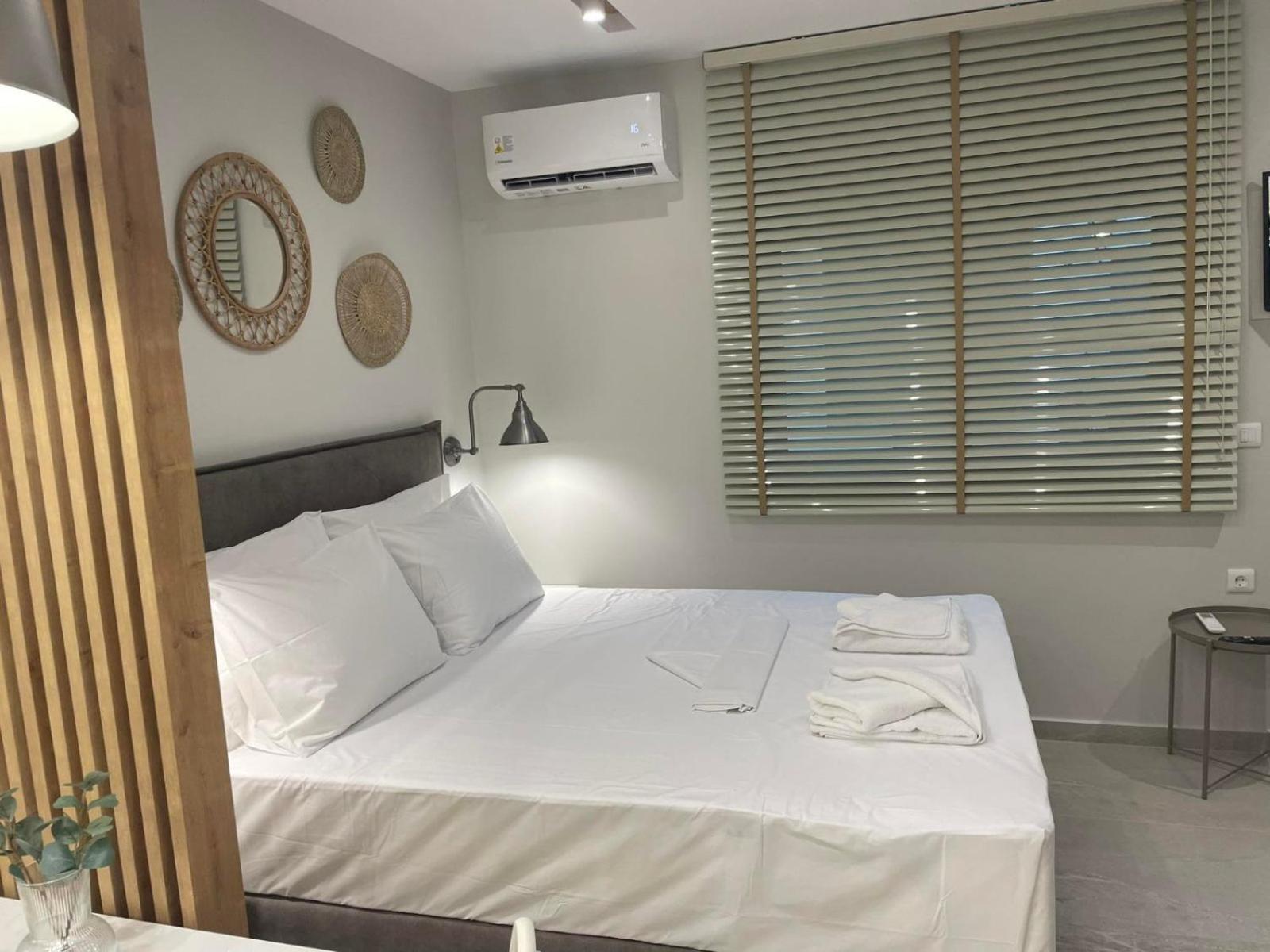 Armonia Small Luxury Apartments Ierápetra Quarto foto